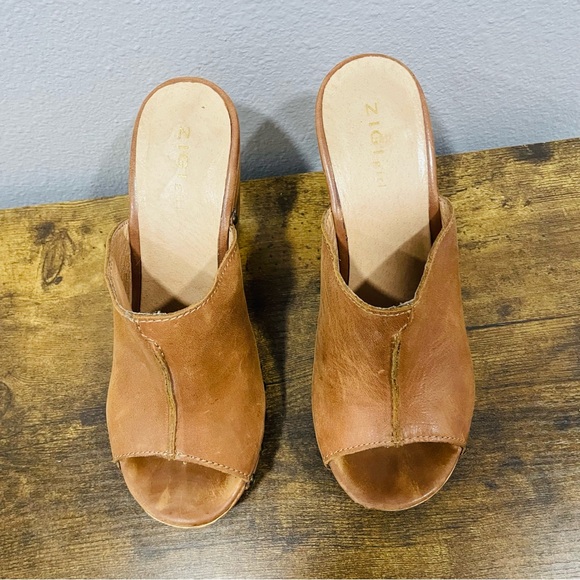ZIGI Girl Tan  Leather Studded Wood Platform Clog Heeled Mules Womens Size 8.5 main image 12